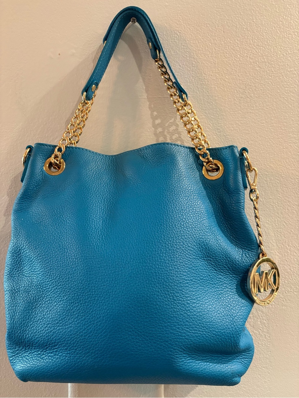 Michael Kors Jet Set Teal Pebbled Leather Shoulder Tote with Gold Chain